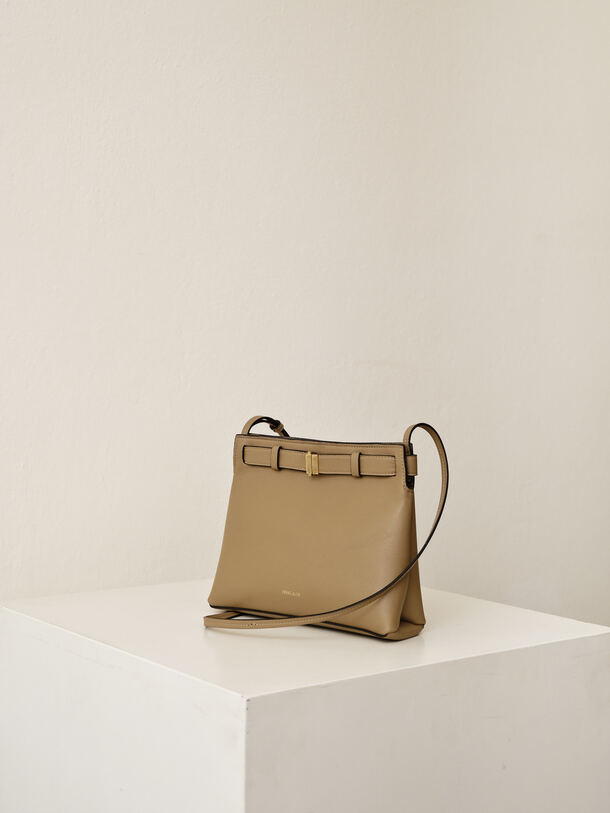 Greta Pouch Small Biscotto - Est delivery December 10th -